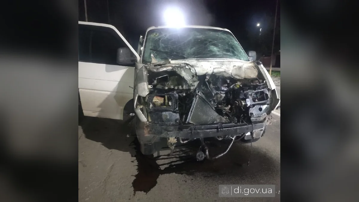 У Дергачівській громаді FPV-дрон атакував цивільне авто з родиною