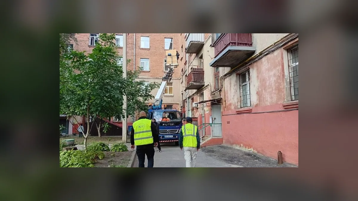 У Слобідському районі Харкова ліквідують наслідки обстрілу КАБами від 5 жовтня